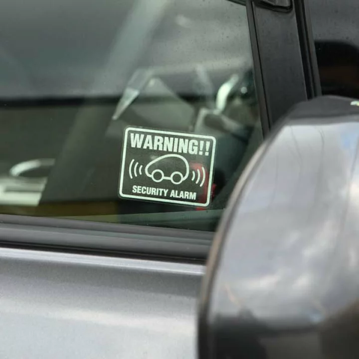 【楽天市場】ポイント5倍！【3枚セット】【車用 セキュリティ ステッカー warning 可愛い コンパクトカータイプ】カーセキュリティー ダミー 耐水 防水 car security 盗難防止ステッカー シール 盗難対策 盗難ステッカー カー用品 防犯車 防犯 車上荒らし ステッカー：とことこマーチ